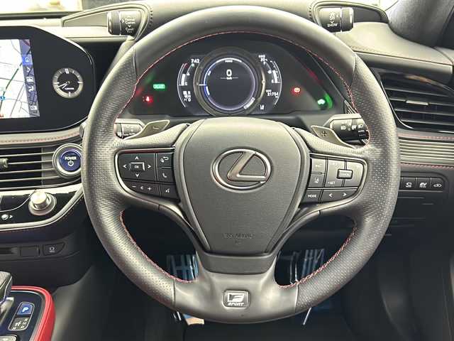 レクサス ＬＳ 500h Fスポーツ 宮城県 2020(令2)年 2.2万km ブラック 純正ナビ/・フルセグTV/・BT接続/Miracast/ムーンルーフ/ソフトクローズドア/MT付AT/運転支援装備/・ブラインドスポットモニター/・アドバンスパーク/・パノラミックビューモニター/・デジタルインナーミラー/・ヘッドアップディスプレイ/・前後コーナーセンサー/純正装備品/・ビルトインETC2.0/・20インチAW/・フロアマット/全席ハーフレザーシート/・シートヒーター