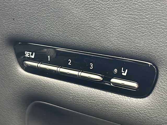 レクサス ＬＳ 500h Fスポーツ 宮城県 2020(令2)年 2.2万km ブラック 純正ナビ/・フルセグTV/・BT接続/Miracast/ムーンルーフ/ソフトクローズドア/MT付AT/運転支援装備/・ブラインドスポットモニター/・アドバンスパーク/・パノラミックビューモニター/・デジタルインナーミラー/・ヘッドアップディスプレイ/・前後コーナーセンサー/純正装備品/・ビルトインETC2.0/・20インチAW/・フロアマット/全席ハーフレザーシート/・シートヒーター