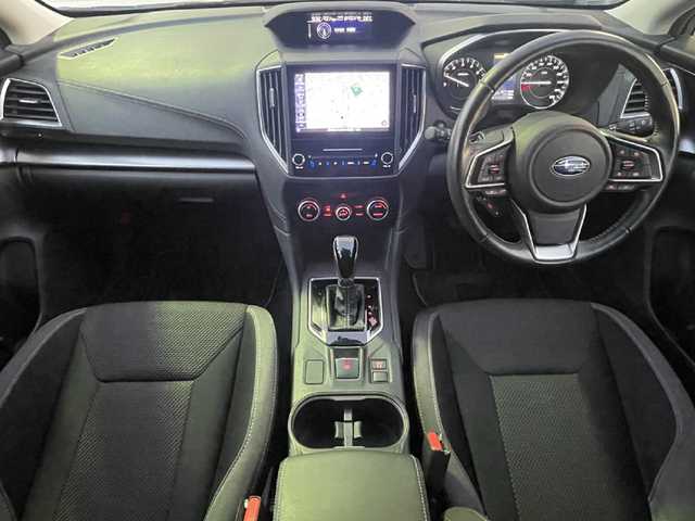 スバル インプレッサ スポーツ 2．0i－Lアイサイト 福岡県 2020(令2)年 0.8万km アイスシルバーメタリック ワンオーナー/純正8インチメモリナビ【NR-MZ300-BIN-4】/(AM/FM/CD/DVD/MusicFolder/iPod/Bluetooth/フルセグTV)/バック/サイド/フロントカメラ/アイサイトver.3/・プリクラッシュブレーキ/・全車速追従機能付クルーズコントロール/・定速クルーズコントロール/・アクティブレーンキープ/・AT誤発進/誤後進抑制制御/後側方警戒支援システム/横滑り防止/オートビークルホールド/電動パーキングブレーキ/Panasonic前方ドライブレコーダー【CA-DR03TDFA】/三菱ETC2.0/革巻きステアリング/パドルシフト/ステアリングスイッチ/シートメモリー(D)/パワーシート(D/N)/純正フロアマット/USB端子/アクセサリーソケット/ISOFIX/スペアキー×1/保証書/取扱説明書/ナビ取扱説明書