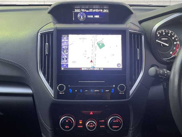 スバル インプレッサ スポーツ 2．0i－Lアイサイト 福岡県 2020(令2)年 0.8万km アイスシルバーメタリック ワンオーナー/純正8インチメモリナビ【NR-MZ300-BIN-4】/(AM/FM/CD/DVD/MusicFolder/iPod/Bluetooth/フルセグTV)/バック/サイド/フロントカメラ/アイサイトver.3/・プリクラッシュブレーキ/・全車速追従機能付クルーズコントロール/・定速クルーズコントロール/・アクティブレーンキープ/・AT誤発進/誤後進抑制制御/後側方警戒支援システム/横滑り防止/オートビークルホールド/電動パーキングブレーキ/Panasonic前方ドライブレコーダー【CA-DR03TDFA】/三菱ETC2.0/革巻きステアリング/パドルシフト/ステアリングスイッチ/シートメモリー(D)/パワーシート(D/N)/純正フロアマット/USB端子/アクセサリーソケット/ISOFIX/スペアキー×1/保証書/取扱説明書/ナビ取扱説明書