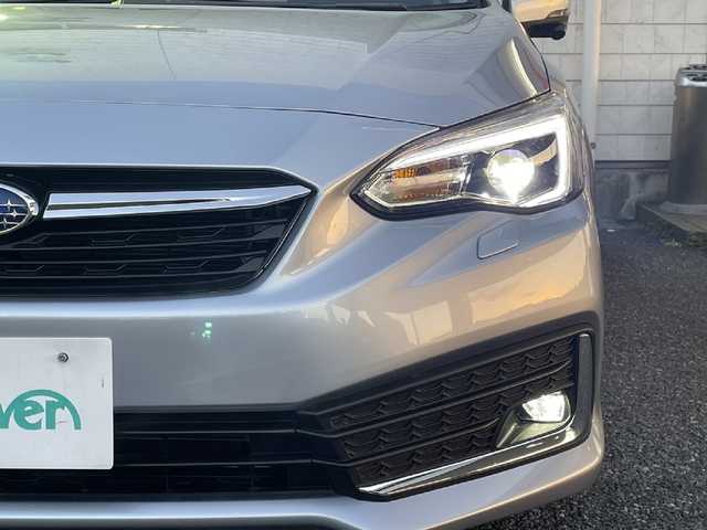 スバル インプレッサ スポーツ 2．0i－Lアイサイト 福岡県 2020(令2)年 0.8万km アイスシルバーメタリック ワンオーナー/純正8インチメモリナビ【NR-MZ300-BIN-4】/(AM/FM/CD/DVD/MusicFolder/iPod/Bluetooth/フルセグTV)/バック/サイド/フロントカメラ/アイサイトver.3/・プリクラッシュブレーキ/・全車速追従機能付クルーズコントロール/・定速クルーズコントロール/・アクティブレーンキープ/・AT誤発進/誤後進抑制制御/後側方警戒支援システム/横滑り防止/オートビークルホールド/電動パーキングブレーキ/Panasonic前方ドライブレコーダー【CA-DR03TDFA】/三菱ETC2.0/革巻きステアリング/パドルシフト/ステアリングスイッチ/シートメモリー(D)/パワーシート(D/N)/純正フロアマット/USB端子/アクセサリーソケット/ISOFIX/スペアキー×1/保証書/取扱説明書/ナビ取扱説明書