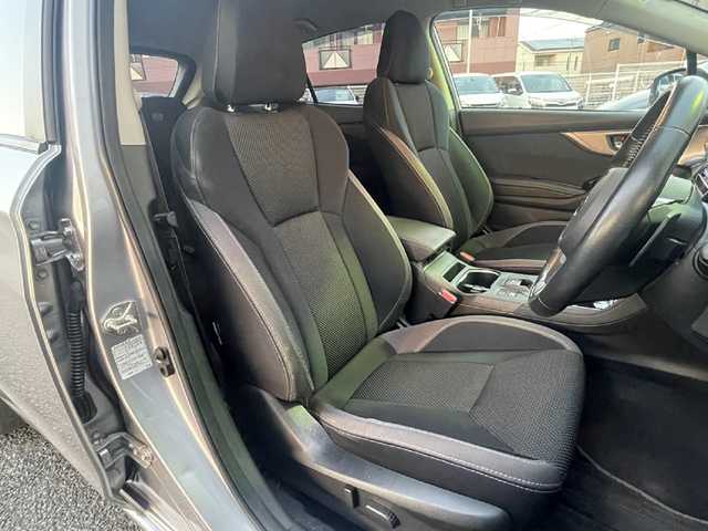 スバル インプレッサ スポーツ 2．0i－Lアイサイト 福岡県 2020(令2)年 0.8万km アイスシルバーメタリック ワンオーナー/純正8インチメモリナビ【NR-MZ300-BIN-4】/(AM/FM/CD/DVD/MusicFolder/iPod/Bluetooth/フルセグTV)/バック/サイド/フロントカメラ/アイサイトver.3/・プリクラッシュブレーキ/・全車速追従機能付クルーズコントロール/・定速クルーズコントロール/・アクティブレーンキープ/・AT誤発進/誤後進抑制制御/後側方警戒支援システム/横滑り防止/オートビークルホールド/電動パーキングブレーキ/Panasonic前方ドライブレコーダー【CA-DR03TDFA】/三菱ETC2.0/革巻きステアリング/パドルシフト/ステアリングスイッチ/シートメモリー(D)/パワーシート(D/N)/純正フロアマット/USB端子/アクセサリーソケット/ISOFIX/スペアキー×1/保証書/取扱説明書/ナビ取扱説明書