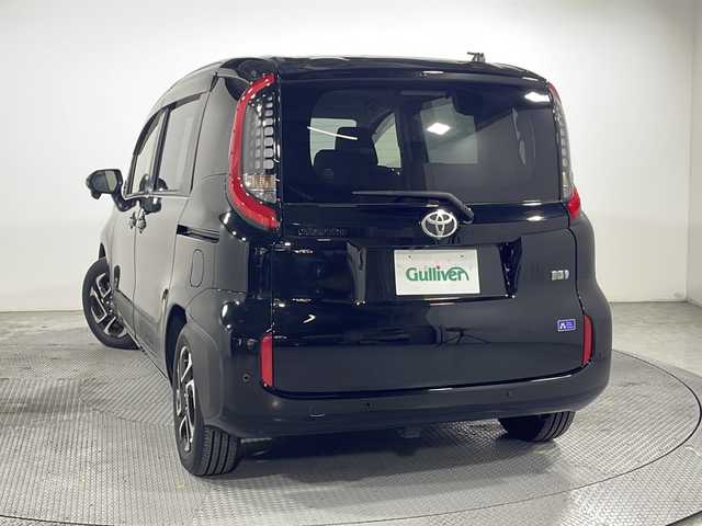 トヨタ シエンタ ハイブリッド Z 広島県 2023(令5)年 0.8万km ブラック 純正10.5型ディスプレイオーディオ（スマホ連携/フルセグTV/Bluetooth）/両側パワースライドドア/バックカメラ/セーフティンセンス/・プリクラッシュセーフティ/・レーントレーシングアシスト/・レーンディパーチャーアラート/・レーダークルーズコントロール/・アダプティブハイビーム/・プロアクティブドライビングアシスト/ブラインドスポットモニター/パーキングサポートブレーキ/LEDヘッドランプ/純正15インチAW/AC100V/1500W電源/ETC2.0/前後ドライブレコーダー/USB入力端子