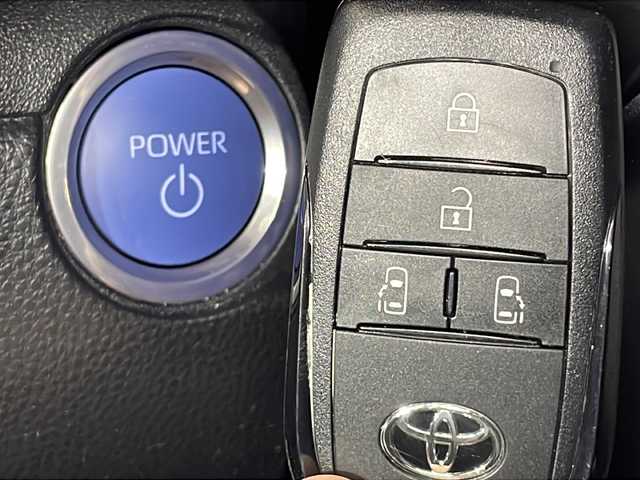 トヨタ シエンタ ハイブリッド Z 広島県 2023(令5)年 0.8万km ブラック 純正10.5型ディスプレイオーディオ（スマホ連携/フルセグTV/Bluetooth）/両側パワースライドドア/バックカメラ/セーフティンセンス/・プリクラッシュセーフティ/・レーントレーシングアシスト/・レーンディパーチャーアラート/・レーダークルーズコントロール/・アダプティブハイビーム/・プロアクティブドライビングアシスト/ブラインドスポットモニター/パーキングサポートブレーキ/LEDヘッドランプ/純正15インチAW/AC100V/1500W電源/ETC2.0/前後ドライブレコーダー/USB入力端子