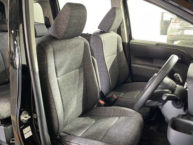 トヨタ シエンタ ハイブリッド Z 広島県 2023(令5)年 0.8万km ブラック 純正10.5型ディスプレイオーディオ（スマホ連携/フルセグTV/Bluetooth）/両側パワースライドドア/バックカメラ/セーフティンセンス/・プリクラッシュセーフティ/・レーントレーシングアシスト/・レーンディパーチャーアラート/・レーダークルーズコントロール/・アダプティブハイビーム/・プロアクティブドライビングアシスト/ブラインドスポットモニター/パーキングサポートブレーキ/LEDヘッドランプ/純正15インチAW/AC100V/1500W電源/ETC2.0/前後ドライブレコーダー/USB入力端子