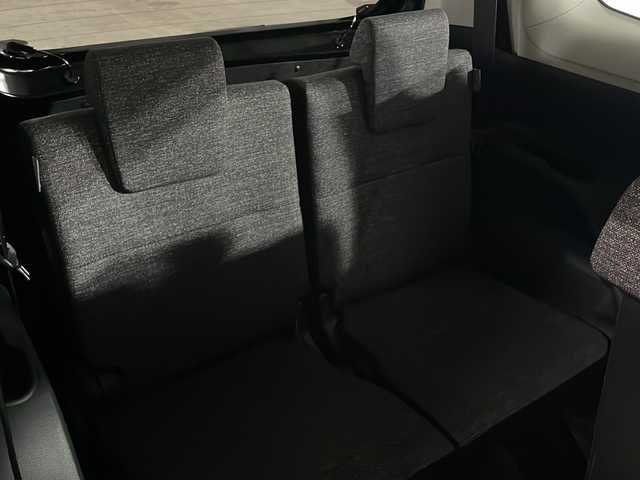 トヨタ シエンタ ハイブリッド Z 広島県 2023(令5)年 0.8万km ブラック 純正10.5型ディスプレイオーディオ（スマホ連携/フルセグTV/Bluetooth）/両側パワースライドドア/バックカメラ/セーフティンセンス/・プリクラッシュセーフティ/・レーントレーシングアシスト/・レーンディパーチャーアラート/・レーダークルーズコントロール/・アダプティブハイビーム/・プロアクティブドライビングアシスト/ブラインドスポットモニター/パーキングサポートブレーキ/LEDヘッドランプ/純正15インチAW/AC100V/1500W電源/ETC2.0/前後ドライブレコーダー/USB入力端子