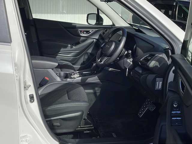 スバル フォレスター ハイブリッド アドバンス 長野県 2018(平30)年 5.2万km クリスタルホワイトP ４WD/アイサイト/純正8型ナビフルセグTV/バックカメラ・サイドカメラ/パワーバックドア/インテリジェントミラー/ハーフレザーシート/シートヒーター/パワーシート/ステアリングヒーター/純正18インチアルミ/保証書・取説/スペアキー