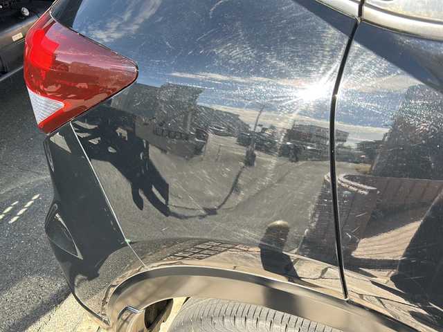 ホンダ ヴェゼル ハイブリッド 静岡県 2017(平29)年 7.2万km クリスタルブラックパール 純正SDナビ/・CD/・DVD/・フルセグＴＶ/・Bluetooth/・HDMI/・USB/・AM/・FM/主要装備/・衝突軽減/・レーンキープ/・追従クルコン/・バックカメラ/・ETC/・ドラレコ/・ハーフレザーシート/・シートヒーターD/N席/・ヒーテッドドアミラー/・ルーフレール/・LEDヘッドライト/・オートライト/・フォグランプ/・パドルシフト/・純正フロアマット/・純正アルミホイール