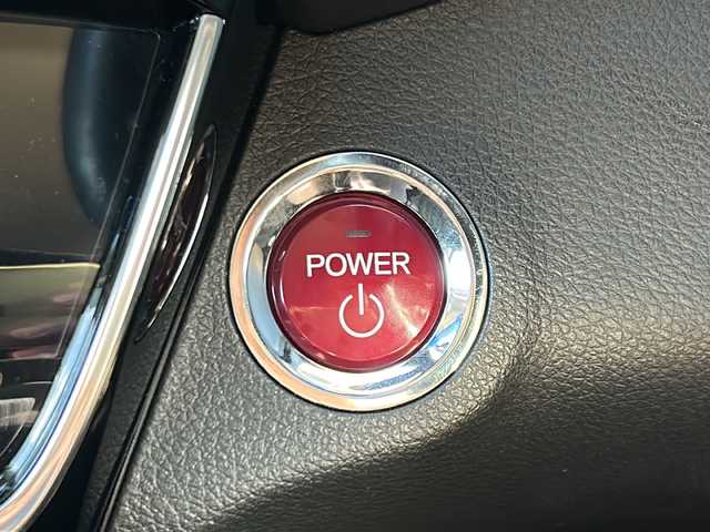 ホンダ ヴェゼル ハイブリッド 静岡県 2017(平29)年 7.2万km クリスタルブラックパール 純正SDナビ/・CD/・DVD/・フルセグＴＶ/・Bluetooth/・HDMI/・USB/・AM/・FM/主要装備/・衝突軽減/・レーンキープ/・追従クルコン/・バックカメラ/・ETC/・ドラレコ/・ハーフレザーシート/・シートヒーターD/N席/・ヒーテッドドアミラー/・ルーフレール/・LEDヘッドライト/・オートライト/・フォグランプ/・パドルシフト/・純正フロアマット/・純正アルミホイール