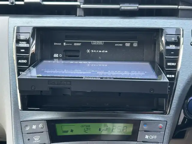 トヨタ プリウス S ツーリングセレ マイコーデ 岡山県 2013(平25)年 11.7万km ブラック (株)IDOMが運営する【じしゃロン岡山店】の自社ローン専用車両です。こちらは現金またはオートローンご利用時の価格です。 自社ローンご希望の方は別途その旨お申し付け下さい/・社外ナビゲーション/・バックカメラ/・ＥＴＣ/・レザーシート