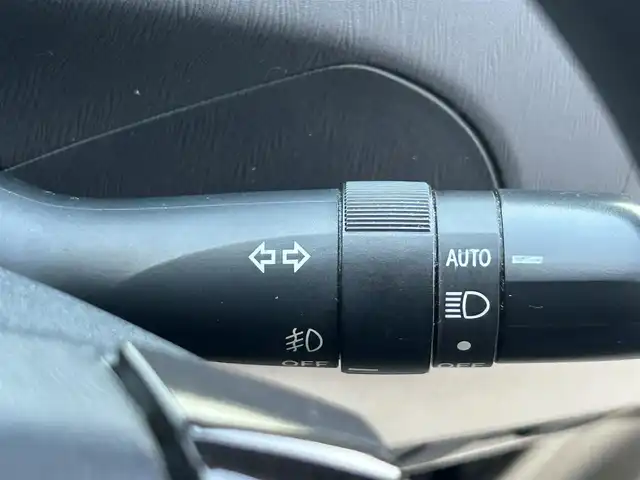 トヨタ プリウス S ツーリングセレ マイコーデ 岡山県 2013(平25)年 11.7万km ブラック (株)IDOMが運営する【じしゃロン岡山店】の自社ローン専用車両です。こちらは現金またはオートローンご利用時の価格です。 自社ローンご希望の方は別途その旨お申し付け下さい/・社外ナビゲーション/・バックカメラ/・ＥＴＣ/・レザーシート