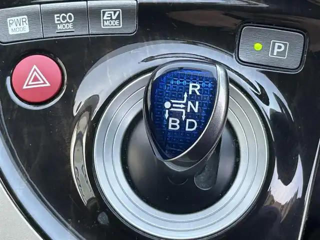 トヨタ プリウス S ツーリングセレ マイコーデ 岡山県 2013(平25)年 11.7万km ブラック (株)IDOMが運営する【じしゃロン岡山店】の自社ローン専用車両です。こちらは現金またはオートローンご利用時の価格です。 自社ローンご希望の方は別途その旨お申し付け下さい/・社外ナビゲーション/・バックカメラ/・ＥＴＣ/・レザーシート