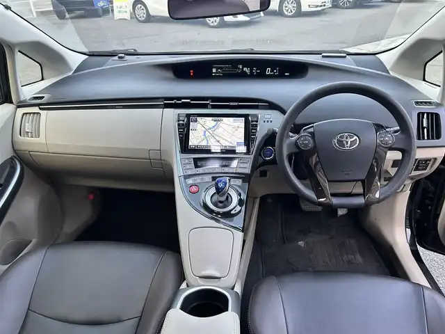 トヨタ プリウス S ツーリングセレ マイコーデ 岡山県 2013(平25)年 11.7万km ブラック (株)IDOMが運営する【じしゃロン岡山店】の自社ローン専用車両です。こちらは現金またはオートローンご利用時の価格です。 自社ローンご希望の方は別途その旨お申し付け下さい/・社外ナビゲーション/・バックカメラ/・ＥＴＣ/・レザーシート