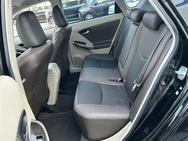 トヨタ プリウス S ツーリングセレ マイコーデ 岡山県 2013(平25)年 11.7万km ブラック (株)IDOMが運営する【じしゃロン岡山店】の自社ローン専用車両です。こちらは現金またはオートローンご利用時の価格です。 自社ローンご希望の方は別途その旨お申し付け下さい/・社外ナビゲーション/・バックカメラ/・ＥＴＣ/・レザーシート