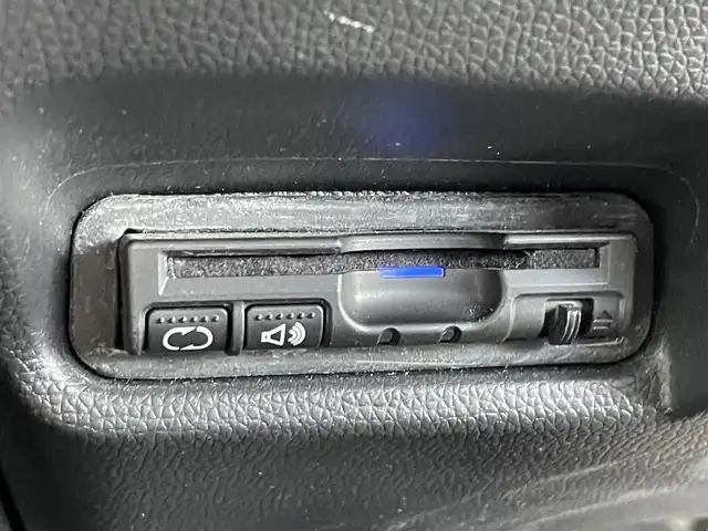 ホンダ フィット ハイブリット Lパッケージ 東京都 2016(平28)年 6.2万km プレミアムホワイトパールⅡ 純正ナビ(VXM-174VFi)/【DVD/CD/FM/AM/TV/ipod/SD/BT/USB】/バックカメラ/ビルトインETC/クルーズコントロール/あんしんパッケージ/・シティブレーキアクティブシステム/・サイドカーテンエアバックシステム/・前席用サイドエアバックシステム/ハーフレザーシート/LEDヘッドライト/本革巻きステアリング/プッシュスタート/スマートキー/スペアキー×１