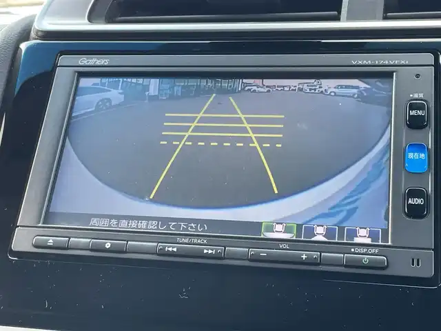 ホンダ フィット ハイブリット Lパッケージ 東京都 2016(平28)年 6.2万km プレミアムホワイトパールⅡ 純正ナビ(VXM-174VFi)/【DVD/CD/FM/AM/TV/ipod/SD/BT/USB】/バックカメラ/ビルトインETC/クルーズコントロール/あんしんパッケージ/・シティブレーキアクティブシステム/・サイドカーテンエアバックシステム/・前席用サイドエアバックシステム/ハーフレザーシート/LEDヘッドライト/本革巻きステアリング/プッシュスタート/スマートキー/スペアキー×１