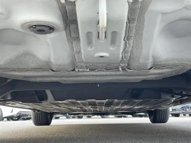 ホンダ フィット ハイブリット Lパッケージ 東京都 2016(平28)年 6.2万km プレミアムホワイトパールⅡ 純正ナビ(VXM-174VFi)/【DVD/CD/FM/AM/TV/ipod/SD/BT/USB】/バックカメラ/ビルトインETC/クルーズコントロール/あんしんパッケージ/・シティブレーキアクティブシステム/・サイドカーテンエアバックシステム/・前席用サイドエアバックシステム/ハーフレザーシート/LEDヘッドライト/本革巻きステアリング/プッシュスタート/スマートキー/スペアキー×１