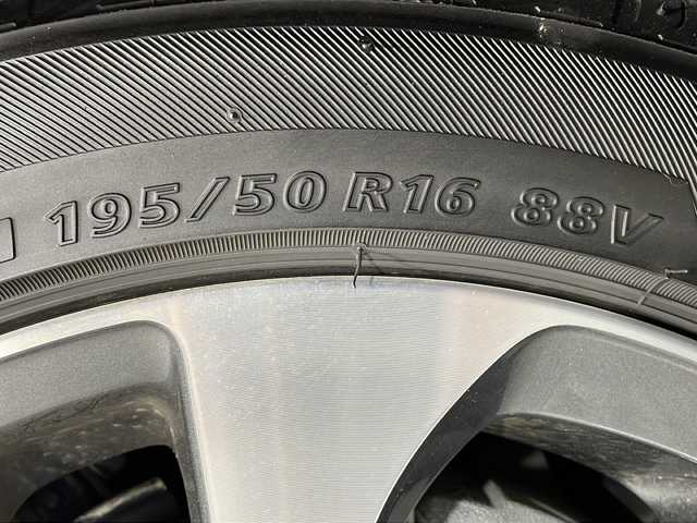 トヨタ シエンタ G 広島県 2017(平29)年 4.2万km コバルトブルーメタリック 純正ナビ　/バックカメラ　/パワースライドドア　/レーンキープアシスト　/オートハイビーム　/オートライト　/衝突軽減ブレーキ　/フルセグ　/ＬＥＤヘッドライト　/ビルトインＥＴＣ　/フォグランプ　/Ｂｌｕｅｔｏｏｔｈ/純正16インチアルミホイール（195/50/R16）/エアバッグ（運転席/助手席）