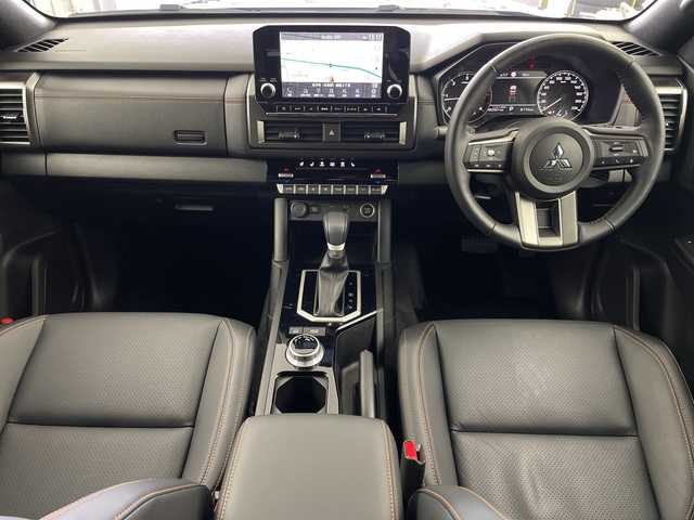 三菱 トライトン GSR 岐阜県 2025(令7)年 0.3万km ダイヤモンドブラックマイカ 純正9インチナビ/・フルセグ/BT/マルチアラウンドビューモニター/レザーシート/・シートヒーター/・パワーシート/革巻きステアリング/・ステアリングスイッチ/・ステアリングヒーター/・レーダークルーズコントロール/純正ベッドライナー/ルーフレール/衝突軽減ブレーキ/レーンキープ/ブラインドスポットモニター/後方車両検知システム/後方センサー/プッシュスタート/スマートキー/LEDヘッドライト/・フォグランプ