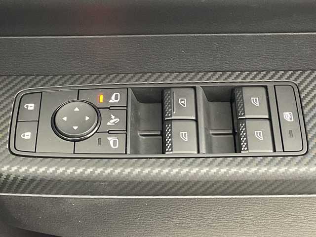 三菱 トライトン GSR 岐阜県 2025(令7)年 0.3万km ダイヤモンドブラックマイカ 純正9インチナビ/・フルセグ/BT/マルチアラウンドビューモニター/レザーシート/・シートヒーター/・パワーシート/革巻きステアリング/・ステアリングスイッチ/・ステアリングヒーター/・レーダークルーズコントロール/純正ベッドライナー/ルーフレール/衝突軽減ブレーキ/レーンキープ/ブラインドスポットモニター/後方車両検知システム/後方センサー/プッシュスタート/スマートキー/LEDヘッドライト/・フォグランプ