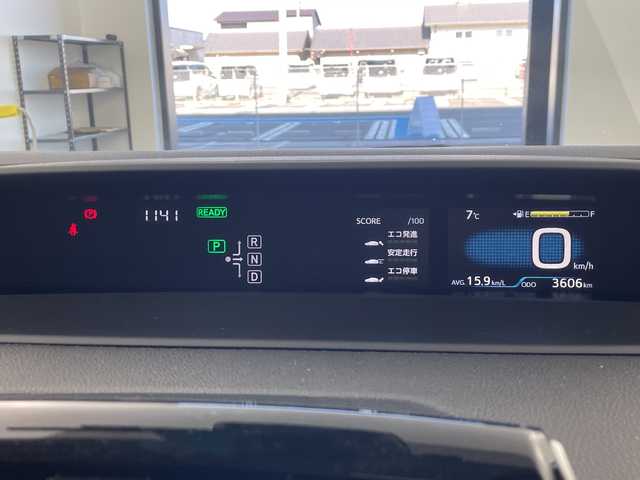 トヨタ プリウス S 奈良県 2018(平30)年 0.4万km アティチュードブラックマイカ セーフティセンス/社外ナビ/バックカメラ/レーダークルーズコントロール/ETC/ドライブレコーダー/レーンキープ/ESC/オートハイビーム/LEDヘッドランプ/フルセグ/オートライト/純正アルミ/スマートキー/プッシュスタート