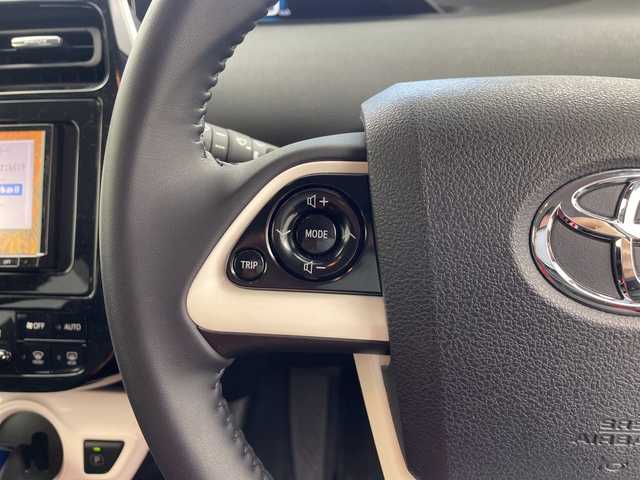 トヨタ プリウス S 奈良県 2018(平30)年 0.4万km アティチュードブラックマイカ セーフティセンス/社外ナビ/バックカメラ/レーダークルーズコントロール/ETC/ドライブレコーダー/レーンキープ/ESC/オートハイビーム/LEDヘッドランプ/フルセグ/オートライト/純正アルミ/スマートキー/プッシュスタート