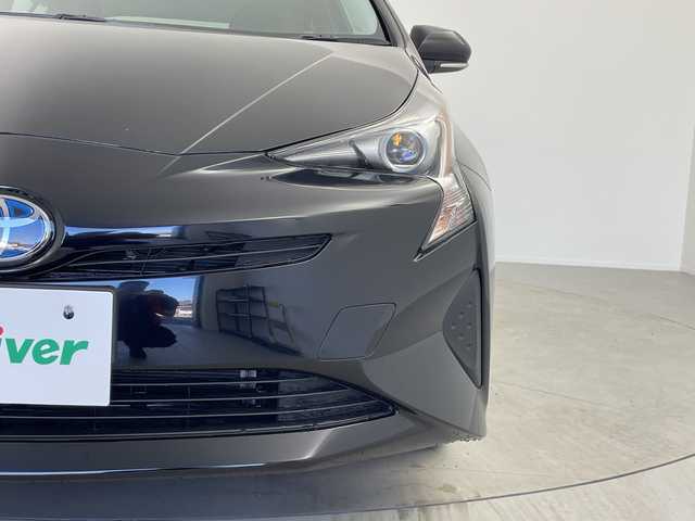 トヨタ プリウス S 奈良県 2018(平30)年 0.4万km アティチュードブラックマイカ セーフティセンス/社外ナビ/バックカメラ/レーダークルーズコントロール/ETC/ドライブレコーダー/レーンキープ/ESC/オートハイビーム/LEDヘッドランプ/フルセグ/オートライト/純正アルミ/スマートキー/プッシュスタート