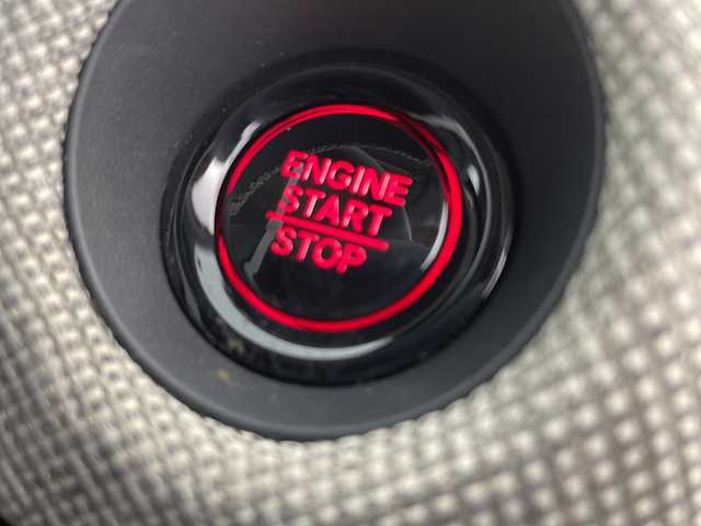 ホンダ フリード AIR 富山県 2024(令6)年 0.8万km プラチナホワイトパール 純正8型ナビ（AM/FM/BT/USB/フルセグ）/バックカメラ/ETC/両側パワースライドドア/衝突被害軽減システム/レーダークルーズコントロール/レーンキープアシスト/コーナーセンサー/横滑り防止装置/アイドリングストップ/オートホールド付電子パーキング/オートLEDライト/オートマチックハイビーム/純正フロアマット/ステアリングスイッチ