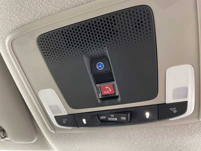 ホンダ フリード AIR 富山県 2024(令6)年 0.8万km プラチナホワイトパール 純正8型ナビ（AM/FM/BT/USB/フルセグ）/バックカメラ/ETC/両側パワースライドドア/衝突被害軽減システム/レーダークルーズコントロール/レーンキープアシスト/コーナーセンサー/横滑り防止装置/アイドリングストップ/オートホールド付電子パーキング/オートLEDライト/オートマチックハイビーム/純正フロアマット/ステアリングスイッチ