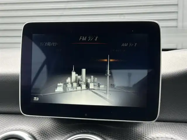メルセデス・ベンツ Ａ１８０ スタイル 茨城県 2017(平29)年 3.4万km カルサイトホワイト 後期型　/ＲＳＰ　/ＡＣＣ　/ＬＫＡ　/ＢＳＡ　/Ｂカメラ　/パークトロニック　/ナビ　/１２セグ　/ＢＴ　/ＣａｒＰｌａｙ　/USB/キーレスゴー　/半革　/シートヒーター　/Ｍ付ＰＷシート　/ＬＥＤヘッドライト　/オートライト　/ETC/禁煙車