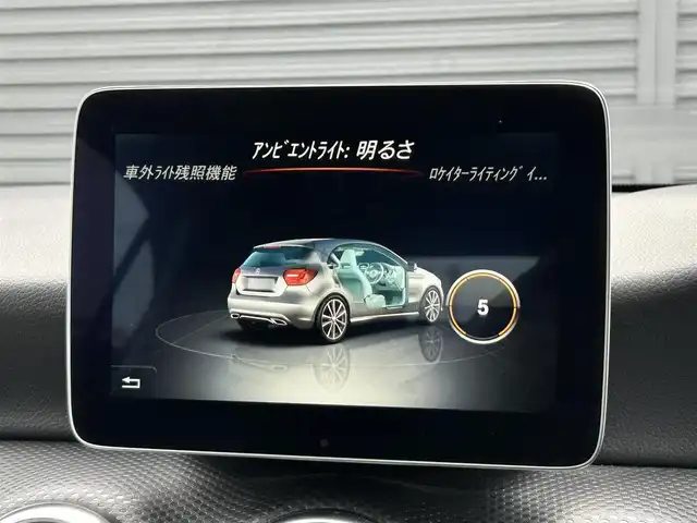 メルセデス・ベンツ Ａ１８０ スタイル 茨城県 2017(平29)年 3.4万km カルサイトホワイト 後期型　/ＲＳＰ　/ＡＣＣ　/ＬＫＡ　/ＢＳＡ　/Ｂカメラ　/パークトロニック　/ナビ　/１２セグ　/ＢＴ　/ＣａｒＰｌａｙ　/USB/キーレスゴー　/半革　/シートヒーター　/Ｍ付ＰＷシート　/ＬＥＤヘッドライト　/オートライト　/ETC/禁煙車