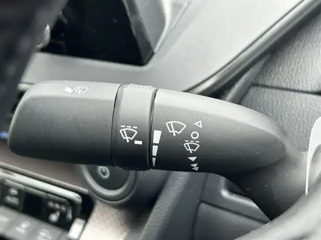 トヨタ プリウス U 奈良県 2023(令5)年 2.7万km アティチュードブラックマイカ ＴＶキット付き　/BT/USB/AM/FM/バックカメラ　/シートヒーター　/前後コーナーセンサー　/ＬＥＤヘッドライト　/オートライト/オートマチックハイビーム/ビルトイン２．０ＥＴＣ　/ＡＣ１００Ｖ充電　/衝突被害軽減システム　/追従型クルーズコントロール　/スマートキー　/ＡＡＣ/オートマチックブレーキホールド/横滑り防止装置/コーナーセンサー/盗難防止装置/カーテンエアバッグ