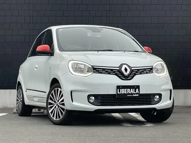 ルノー トゥインゴ ルコックスポルティフ 静岡県 2019(令1)年 2.4万km パール 200台限定モデル/専用エクステリア　インテリア/専用１６インチアロイホイール/EASY LINK  Bluetooth CarPlay対応/バックカメラ/シートヒーター /ブルーレンズドアミラー/車線逸脱警報/オートライト /プライバシーガラス /キーレス