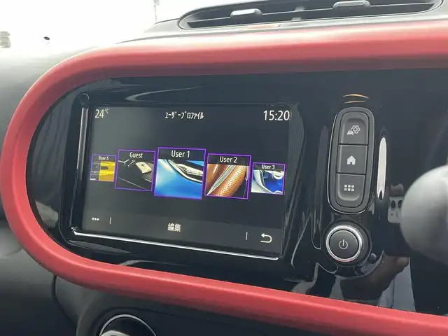 ルノー トゥインゴ ルコックスポルティフ 静岡県 2019(令1)年 2.4万km パール 200台限定モデル/専用エクステリア　インテリア/専用１６インチアロイホイール/EASY LINK  Bluetooth CarPlay対応/バックカメラ/シートヒーター /ブルーレンズドアミラー/車線逸脱警報/オートライト /プライバシーガラス /キーレス