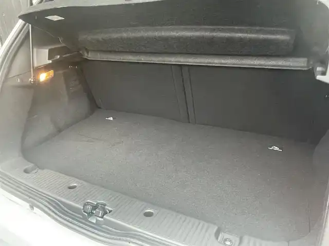 ルノー トゥインゴ ルコックスポルティフ 静岡県 2019(令1)年 2.4万km パール 200台限定モデル/専用エクステリア　インテリア/専用１６インチアロイホイール/EASY LINK  Bluetooth CarPlay対応/バックカメラ/シートヒーター /ブルーレンズドアミラー/車線逸脱警報/オートライト /プライバシーガラス /キーレス