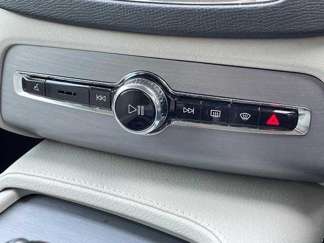 ボルボ ＸＣ９０ D5 AWD モーメンタム 埼玉県 2020(令2)年 3.3万km 白 白革シート　/クルーズコントロール　/ブラインドスポットモニター/シートヒーター/自動駐車　/電動リアゲート　/ＬＥＤヘッドライト　/フルセグ