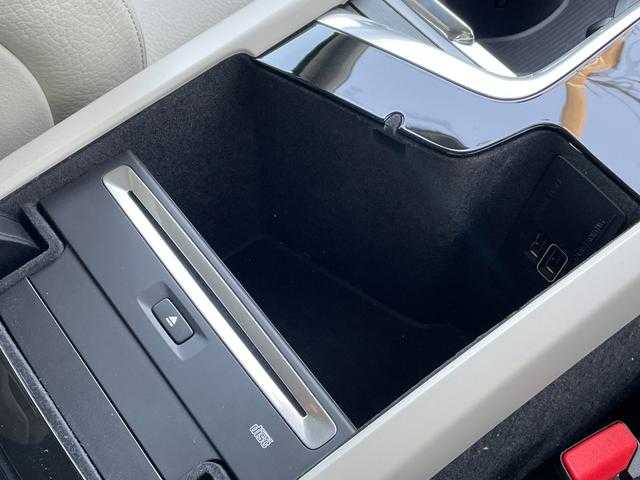ボルボ ＸＣ９０ D5 AWD モーメンタム 埼玉県 2020(令2)年 3.3万km 白 白革シート　/クルーズコントロール　/ブラインドスポットモニター/シートヒーター/自動駐車　/電動リアゲート　/ＬＥＤヘッドライト　/フルセグ