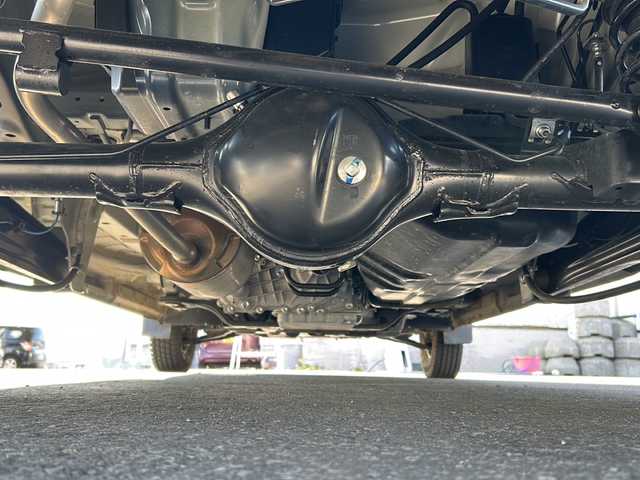スズキ エブリイ PC 道北・旭川 2023(令5)年 0.9万km ノクターンブルーパール 4WD/ディスプレイオーディオ（BT/USB/FM/AM）/バックカメラ/ルーフシェルフ/スズキセーフティーサポート/デュエルカメラブレーキサポート/アイドリングストップ/横滑り防止装置/レーンキープアシスト/衝突被害軽減システム/電動格納ミラー/ライトレベライザー/オートライト/オートマチックハイビーム/盗難防止装置/純正ドアバイザー/保証書/取扱説明書
