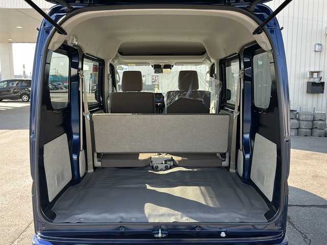 スズキ エブリイ PC 道北・旭川 2023(令5)年 0.9万km ノクターンブルーパール 4WD/ディスプレイオーディオ（BT/USB/FM/AM）/バックカメラ/ルーフシェルフ/スズキセーフティーサポート/デュエルカメラブレーキサポート/アイドリングストップ/横滑り防止装置/レーンキープアシスト/衝突被害軽減システム/電動格納ミラー/ライトレベライザー/オートライト/オートマチックハイビーム/盗難防止装置/純正ドアバイザー/保証書/取扱説明書