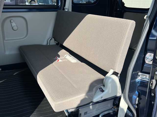 スズキ エブリイ PC 道北・旭川 2023(令5)年 0.9万km ノクターンブルーパール 4WD/ディスプレイオーディオ（BT/USB/FM/AM）/バックカメラ/ルーフシェルフ/スズキセーフティーサポート/デュエルカメラブレーキサポート/アイドリングストップ/横滑り防止装置/レーンキープアシスト/衝突被害軽減システム/電動格納ミラー/ライトレベライザー/オートライト/オートマチックハイビーム/盗難防止装置/純正ドアバイザー/保証書/取扱説明書