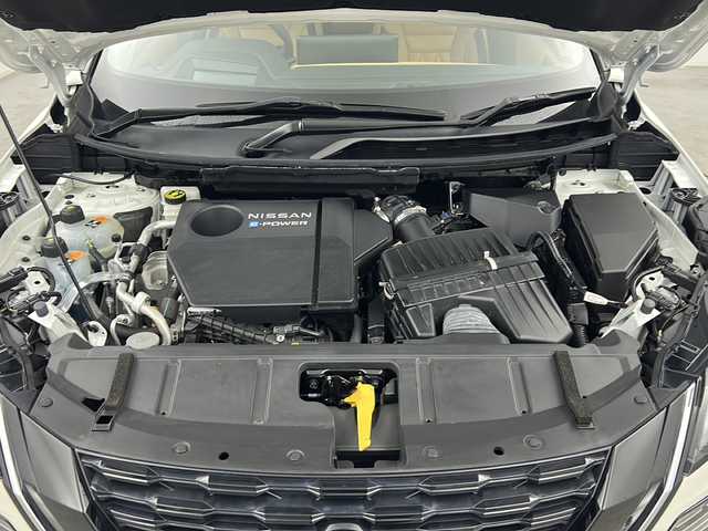 日産 エクストレイル G e－4ORCE 三重県 2023(令5)年 3.3万km ブリリアントホワイトパール/スーパーブラック 2トーン 禁煙車　/純正ナビ　/全方位カメラ　/プロパイロット　/サンルーフ　/BOSEサウンド/パワーバックドア　/フルセグＴＶ　/全席シートヒーター　/ハンドルヒーター　/フルレザー　/デジタルインナーミラー　/ＢＳＭ　/ルーフレール　/４ＷＤ　/ＨＵＤ