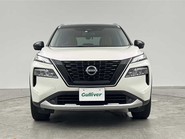 日産 エクストレイル G e－4ORCE 三重県 2023(令5)年 3.3万km ブリリアントホワイトパール/スーパーブラック 2トーン 禁煙車　/純正ナビ　/全方位カメラ　/プロパイロット　/サンルーフ　/BOSEサウンド/パワーバックドア　/フルセグＴＶ　/全席シートヒーター　/ハンドルヒーター　/フルレザー　/デジタルインナーミラー　/ＢＳＭ　/ルーフレール　/４ＷＤ　/ＨＵＤ
