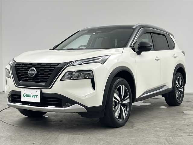 日産 エクストレイル G e－4ORCE 三重県 2023(令5)年 3.3万km ブリリアントホワイトパール/スーパーブラック 2トーン 禁煙車　/純正ナビ　/全方位カメラ　/プロパイロット　/サンルーフ　/BOSEサウンド/パワーバックドア　/フルセグＴＶ　/全席シートヒーター　/ハンドルヒーター　/フルレザー　/デジタルインナーミラー　/ＢＳＭ　/ルーフレール　/４ＷＤ　/ＨＵＤ