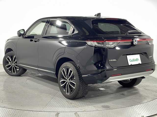 ホンダ ヴェゼル ハイブリッド e:HEV Z 広島県 2022(令4)年 2.9万km クリスタルブラックパール 9型ホンダコネクトディスプレイ/マルチビューカメラ/プレミアムオーディオ/シートヒーター/ハーフレザーシート/パワーテールゲート/ステアリングヒーター/減速セレクター/ヒルディセントコントロール/ホンダセンシング/・衝突軽減ブレーキ/・レーンキープアシスト/・アダプティブクルーズコントロール/・オートハイビーム/・誤発進抑制機能/・パーキングセンサー/LEDヘッドランプ/純正18インチAW/ETC2.0/ワイヤレス充電/ドライブレコーダー