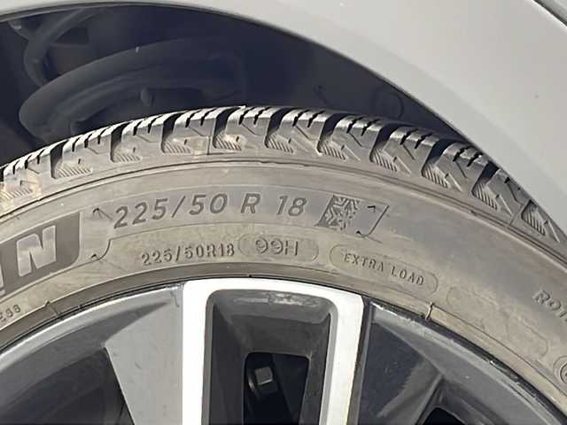 ホンダ ヴェゼル ハイブリッド e:HEV Z 広島県 2022(令4)年 2.9万km クリスタルブラックパール 9型ホンダコネクトディスプレイ/マルチビューカメラ/プレミアムオーディオ/シートヒーター/ハーフレザーシート/パワーテールゲート/ステアリングヒーター/減速セレクター/ヒルディセントコントロール/ホンダセンシング/・衝突軽減ブレーキ/・レーンキープアシスト/・アダプティブクルーズコントロール/・オートハイビーム/・誤発進抑制機能/・パーキングセンサー/LEDヘッドランプ/純正18インチAW/ETC2.0/ワイヤレス充電/ドライブレコーダー