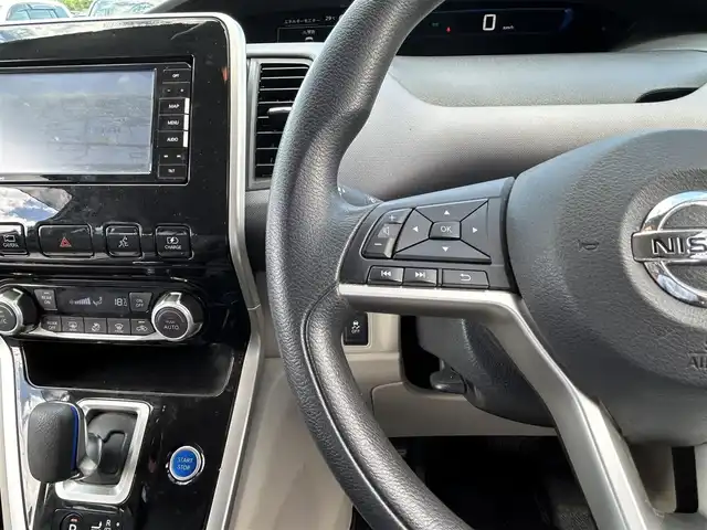 日産 セレナ e－パワー XV 栃木県 2019(平31)年 5万km パール 衝突被害軽減ブレーキ/社外SDナビ/フルセグTV/DVD/Bluetooth/USB/アラウンドビューモニター/ETC/前ドライブレコーダー/両側パワースライドドア/クルーズコントロール/プッシュスタート/ステアリングリモコン/LEDオートライト/純正15インチAW/アイドリングストップ/横滑り防止装置/保証書/取説