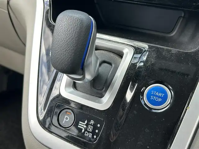 日産 セレナ e－パワー XV 栃木県 2019(平31)年 5万km パール 衝突被害軽減ブレーキ/社外SDナビ/フルセグTV/DVD/Bluetooth/USB/アラウンドビューモニター/ETC/前ドライブレコーダー/両側パワースライドドア/クルーズコントロール/プッシュスタート/ステアリングリモコン/LEDオートライト/純正15インチAW/アイドリングストップ/横滑り防止装置/保証書/取説