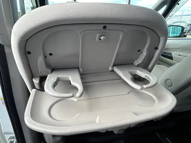 日産 セレナ e－パワー XV 栃木県 2019(平31)年 5万km パール 衝突被害軽減ブレーキ/社外SDナビ/フルセグTV/DVD/Bluetooth/USB/アラウンドビューモニター/ETC/前ドライブレコーダー/両側パワースライドドア/クルーズコントロール/プッシュスタート/ステアリングリモコン/LEDオートライト/純正15インチAW/アイドリングストップ/横滑り防止装置/保証書/取説