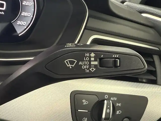 アウディ Ａ４ 35TDI アドバンスド 愛知県 2022(令4)年 2.1万km グレイシアホワイトメタリック /禁煙//正規ディーラー車//ディーラー記録簿//MMIナビ//AppleCarPlay/AndroidAuto//AM/FM/USB/BT//バーチャルコックピットプラス//全方位カメラ//純正17AW//アウディプレセンスシティ//アウディプレセンスリア//ACC//アウディアクティブレーンアシスト//アウディサイドアシスト//アウディパーキングシステム//トラフィックジャムアシスト//パーキングアシスト//ビルトインETC2.0//シートヒーター//パワーシート//革巻きステアリング//ステアリングスイッチ//パドルシフト//電動格納ウィンカーミラー//LEDオートライト//フォグランプ//アイドリングストップ//電動パーキング//横滑り防止//アンビエントライト//ISOFIX//純正ラバーマット//スマートキー//プッシュスタート//保証書//取扱説明書//スペアキー