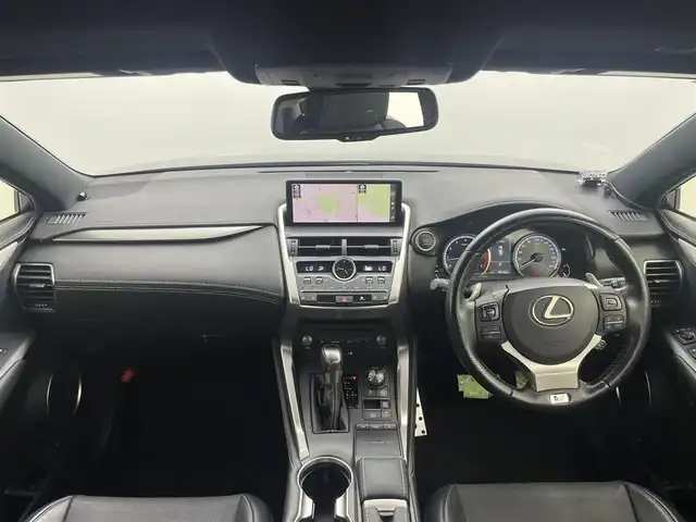 レクサス ＮＸ 300 Fスポーツ 岡山県 2017(平29)年 5.7万km グラファイトブラックガラスフレーク パノラマルーフ/CLIFFORDセキュリティ/純正１０.3インチナビ/【Bluetooth/フルセグTV/AUX/USB/CD】/セーフティシステムプラス/　・プリクラッシュセーフティ/　・レーダークルーズコントロール/　・レーンディパーチャーアラート/　・オートマチックハイビーム/　・ロードサインアシスト/ビルトインＥＴＣ２．０/三眼ＬＥＤヘッドライト/１００Ｖ電源/前席シートヒーター/前席エアシート/ステアリングヒーター/前席パワーシート/シートメモリー/バックカメラ/サイドカメラ/パーキングアシスト/純正フロアマット/オートブレーキホールド/ISOFIX/ステアリングスイッチ/チルトステアリング/取扱説明書/スペアキー×2